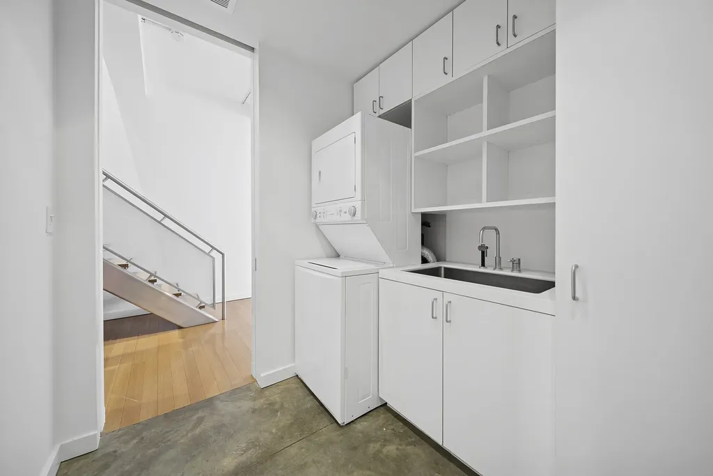 245 7th Avenue New York City NY 10001