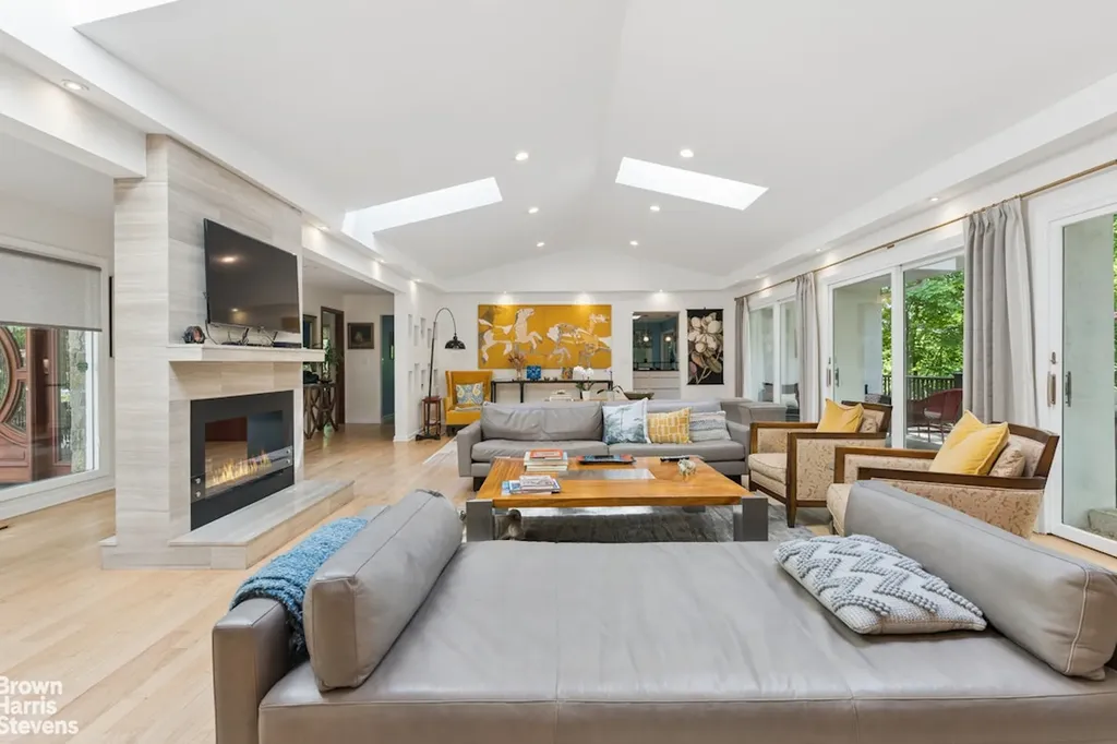 383 W 254th Street New York City NY 10471