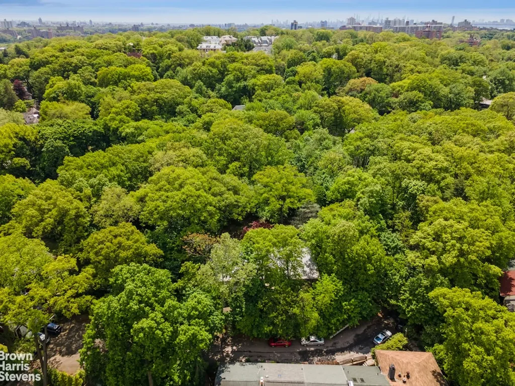 383 W 254th Street New York City NY 10471