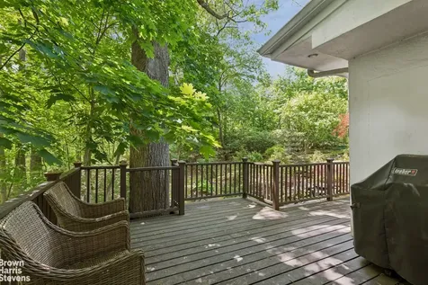 383 W 254th Street New York City NY 10471