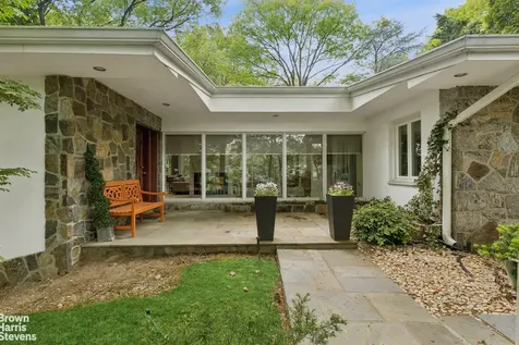 383 W 254th Street New York City NY 10471