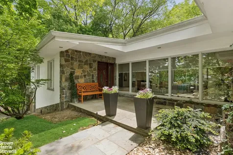 383 W 254th Street New York City NY 10471