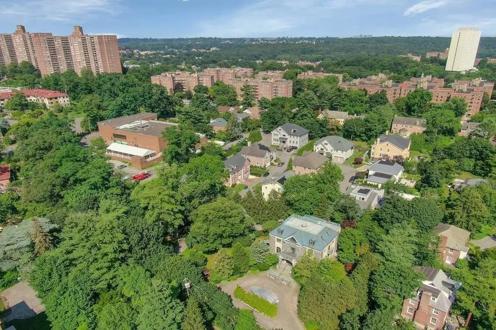 5440 Independence Avenue New York City NY 10471