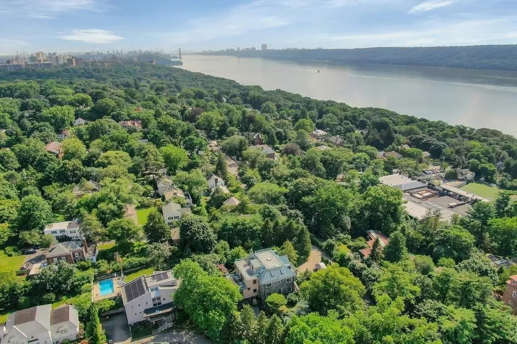 5440 Independence Avenue New York City NY 10471