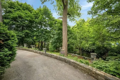 5440 Independence Avenue New York City NY 10471