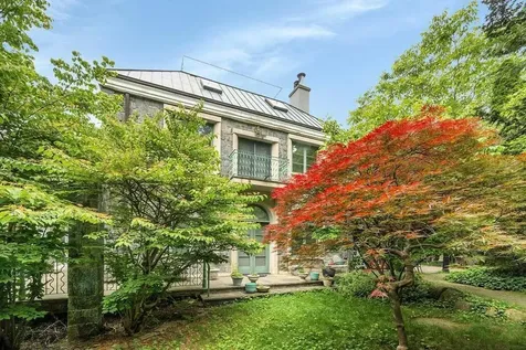 5440 Independence Avenue New York City NY 10471