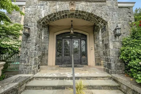 5440 Independence Avenue New York City NY 10471