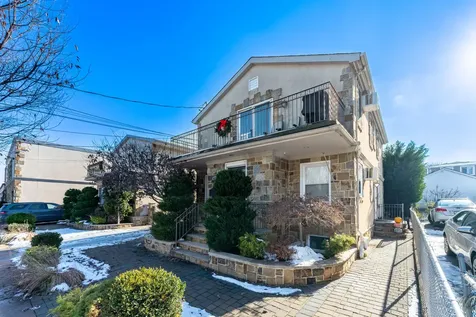 162-12-20 77TH Road New York City NY 11366