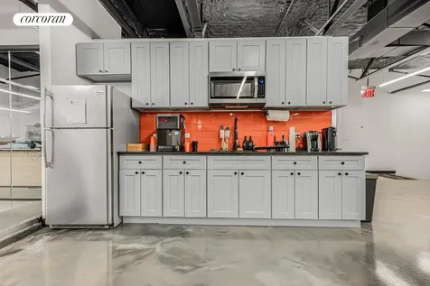 162-12-20 77th Road New York City NY 11366