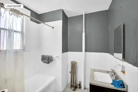 95-07 Cresskill Place New York City NY 11435