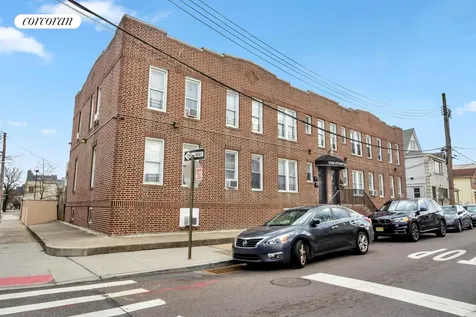 95-07 Cresskill Place New York City NY 11435