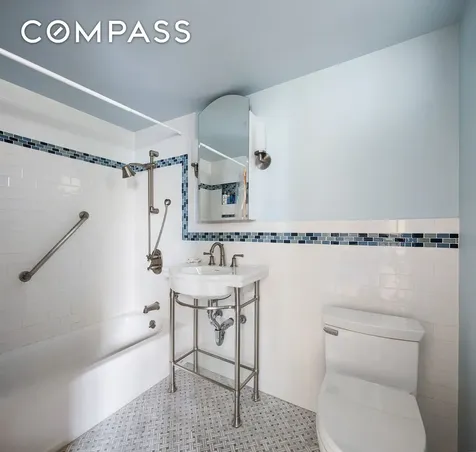 2536 Lurting Avenue New York City NY 10469