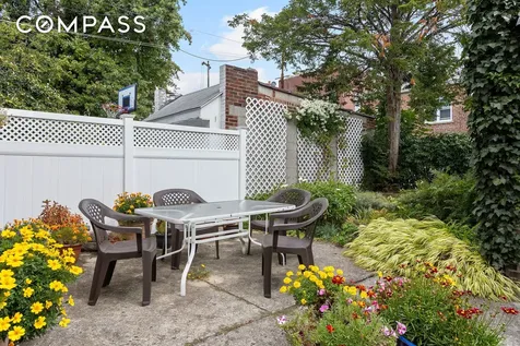 2536 Lurting Avenue New York City NY 10469