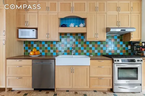 2536 Lurting Avenue New York City NY 10469