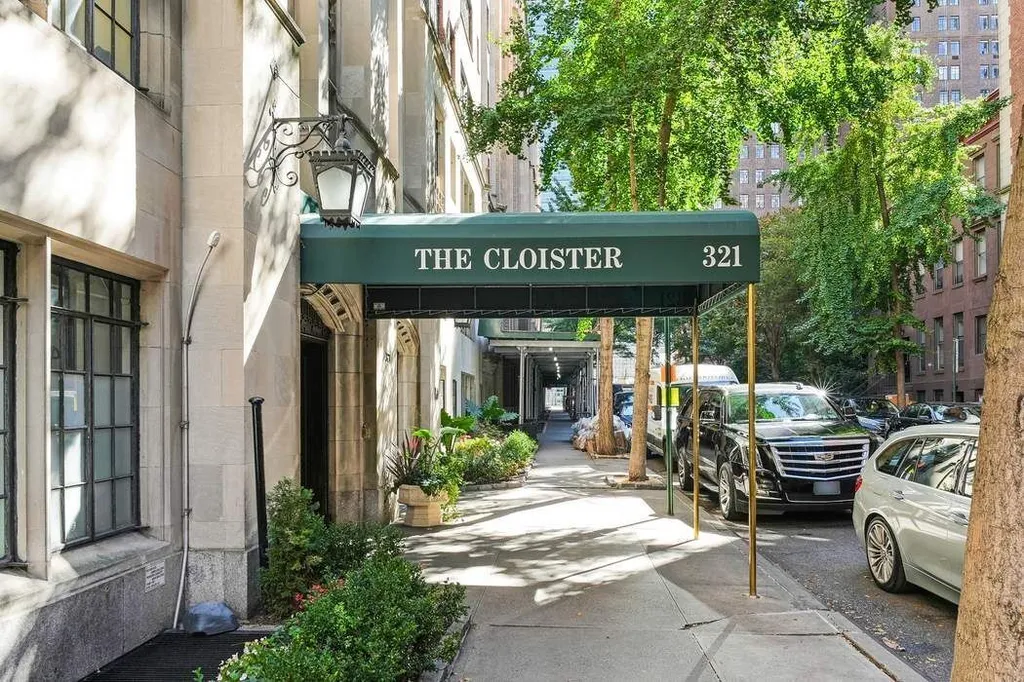 321 E 43rd Street New York City NY 10017