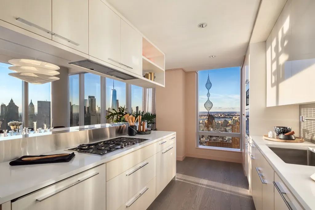 252 South Street New York City NY 10002