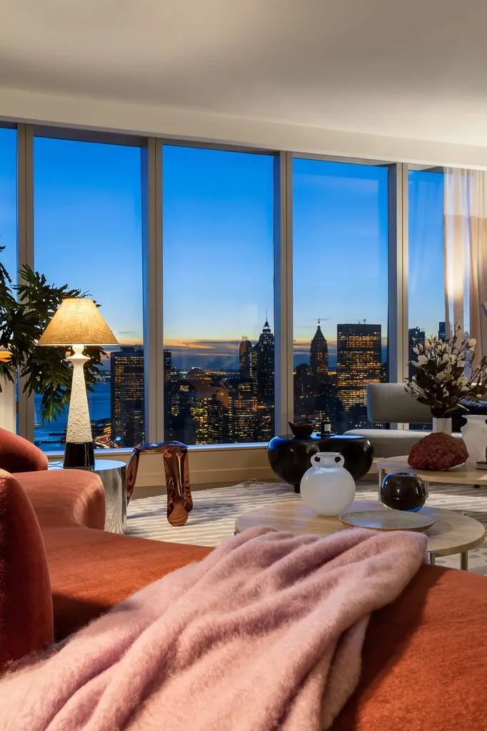 252 South Street New York City NY 10002