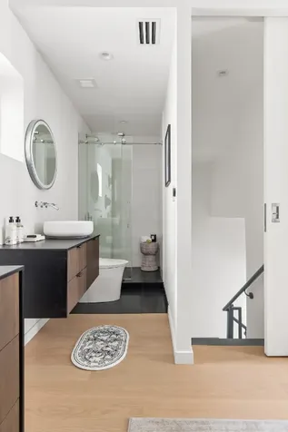 128 E 38th Street New York City NY 10016