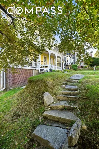 351 St Pauls Avenue New York City NY 10304