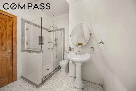 351 St Pauls Avenue New York City NY 10304