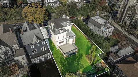 351 St Pauls Avenue New York City NY 10304