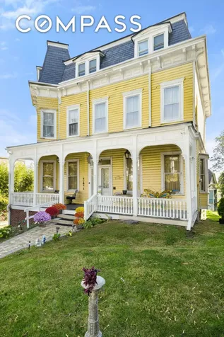 351 St Pauls Avenue New York City NY 10304