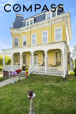 351 St Pauls Avenue New York City NY 10304