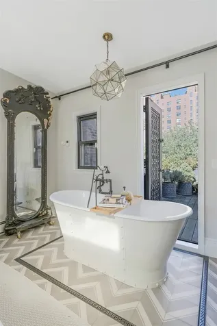 457 W 22nd Street New York City NY 10011