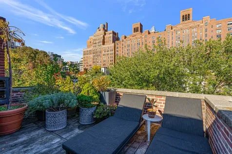 457 W 22nd Street New York City NY 10011