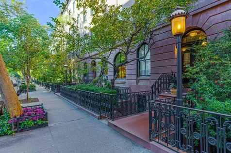 457 W 22nd Street New York City NY 10011