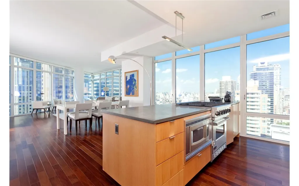 207 E 57th Street New York City NY 10022