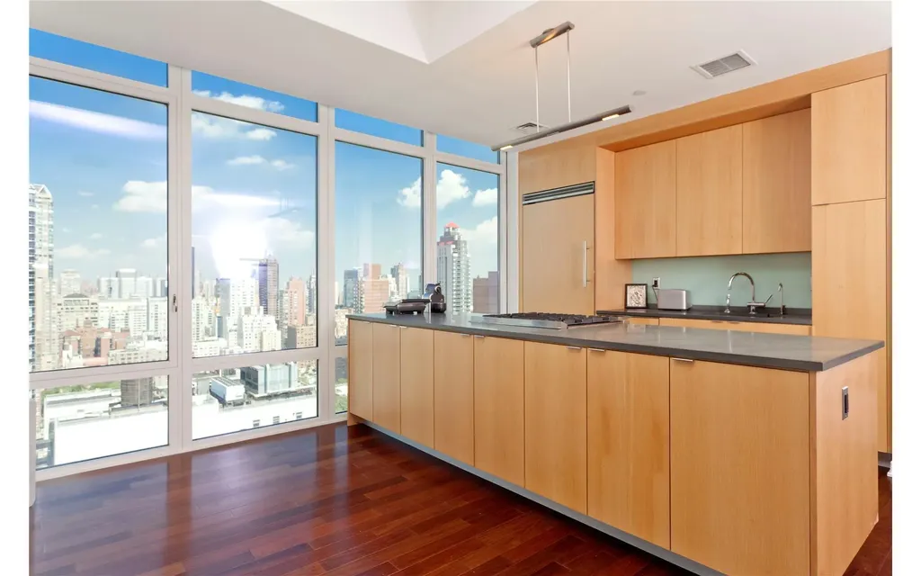 207 E 57th Street New York City NY 10022