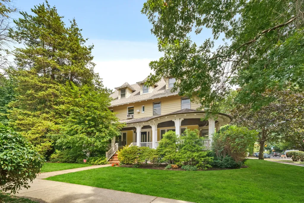 209 Argyle Road New York City NY 11218