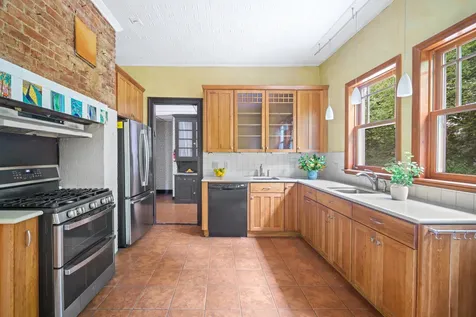 209 Argyle Road New York City NY 11218