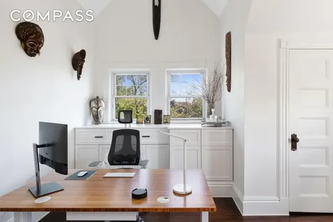 685 E 22nd Street New York City NY 11210