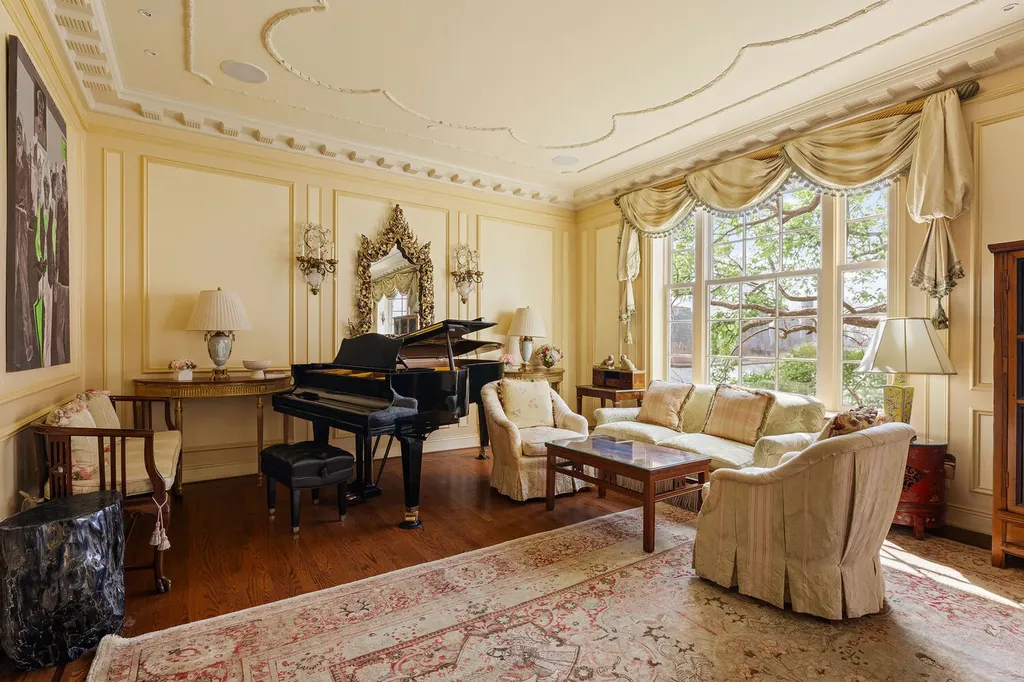 6 Sutton Square New York City NY 10022