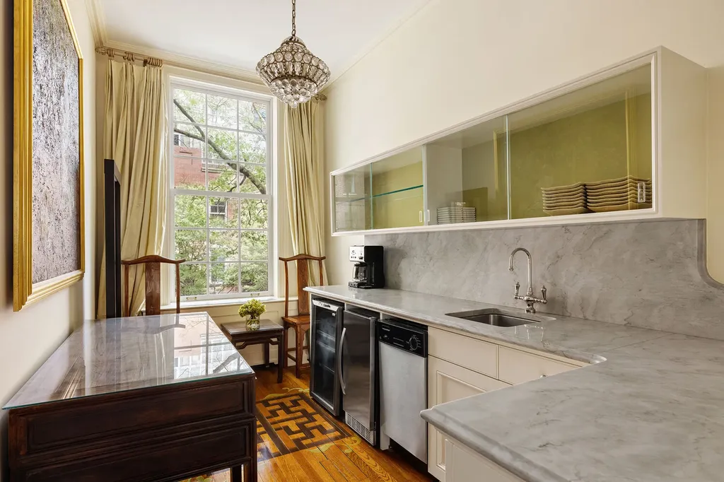 6 Sutton Square New York City NY 10022