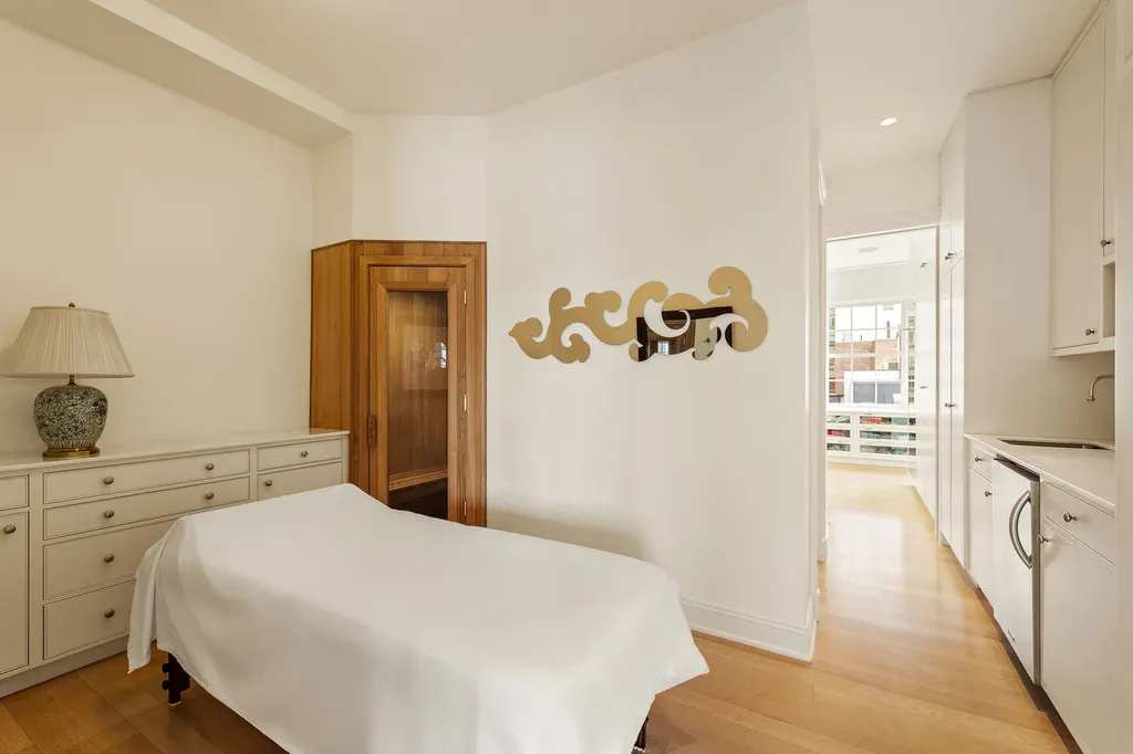 6 Sutton Square New York City NY 10022