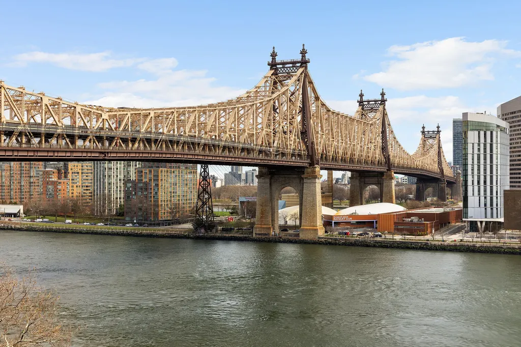 6 Sutton Square New York City NY 10022