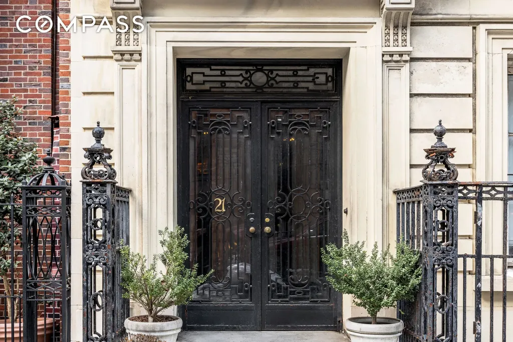 21 E 81st Street New York City NY 10028