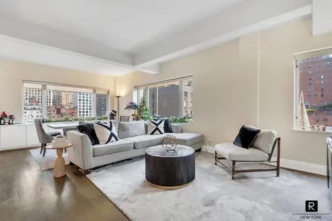 211 E 51st Street New York City NY 10022