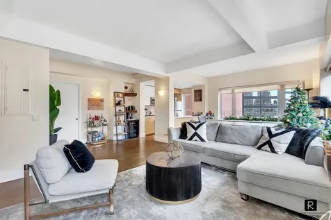211 E 51st Street New York City NY 10022