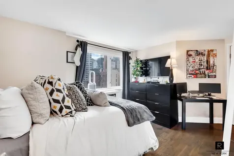 211 E 51st Street New York City NY 10022