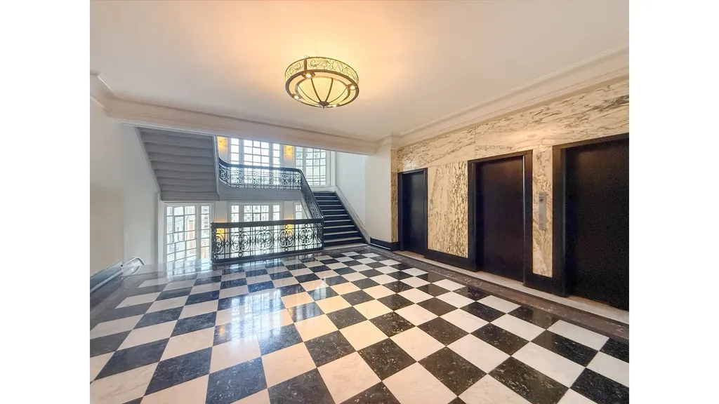 2109 Broadway New York City NY 10023
