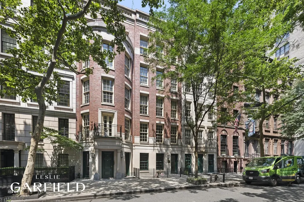 35 E 63rd Street New York City NY 10065