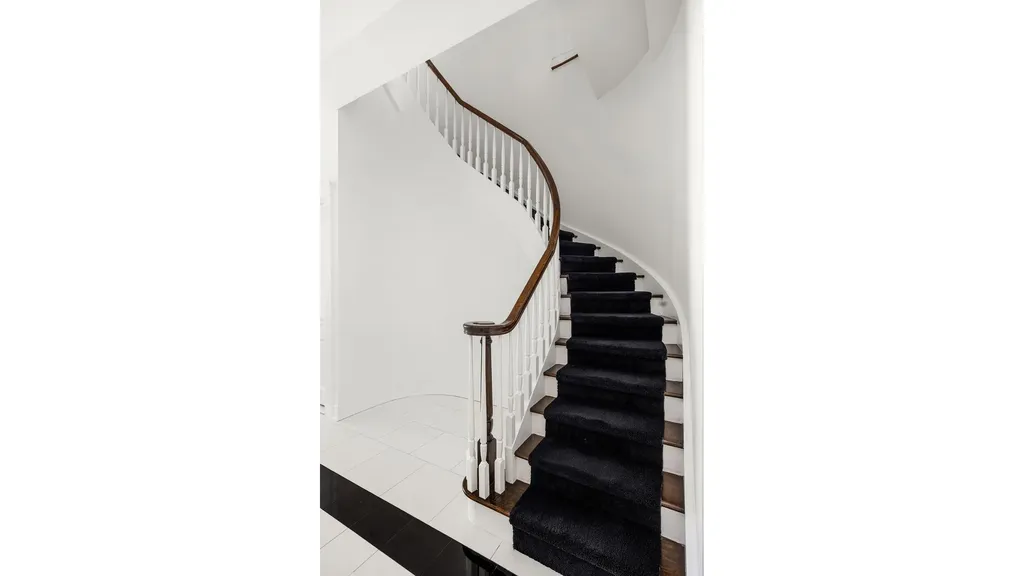 18 E 62nd Street New York City NY 10065