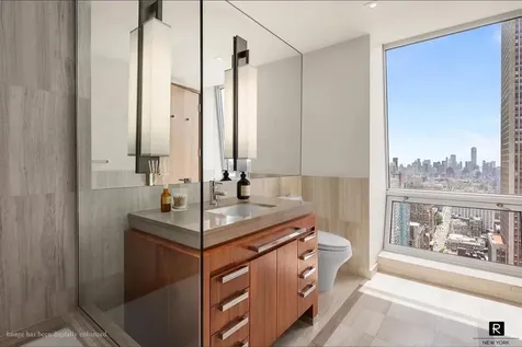 400 5th Avenue New York City NY 10018