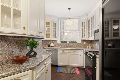 11 E 73rd Street New York City NY 10021