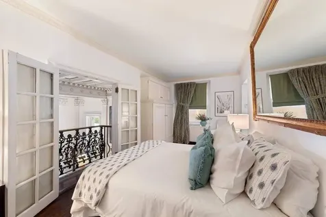 11 E 73rd Street New York City NY 10021