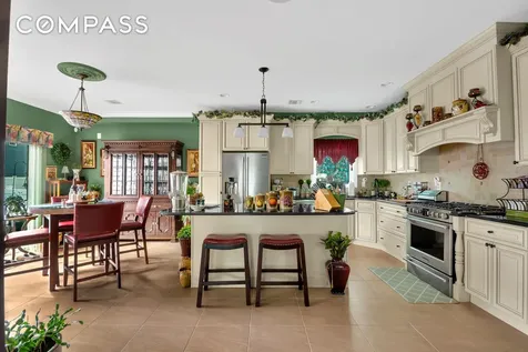 909 Jewett Avenue New York City NY 10314